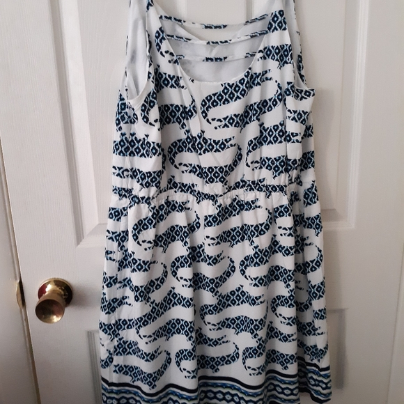 Dress - Picture 4 of 4